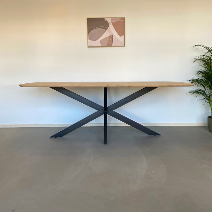 Deens ovale eettafel "Finn"