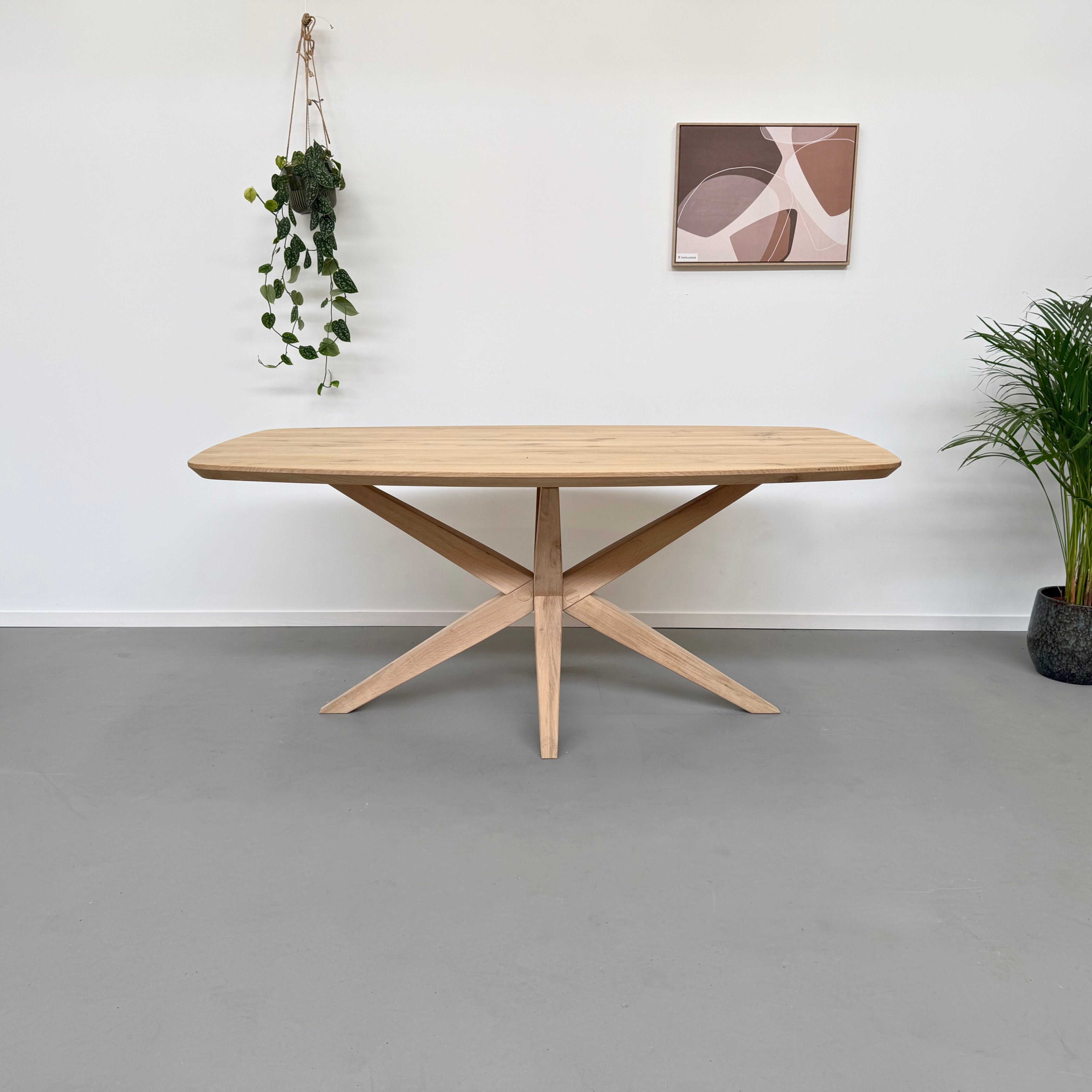 Deens ovale eettafel "Lou" 