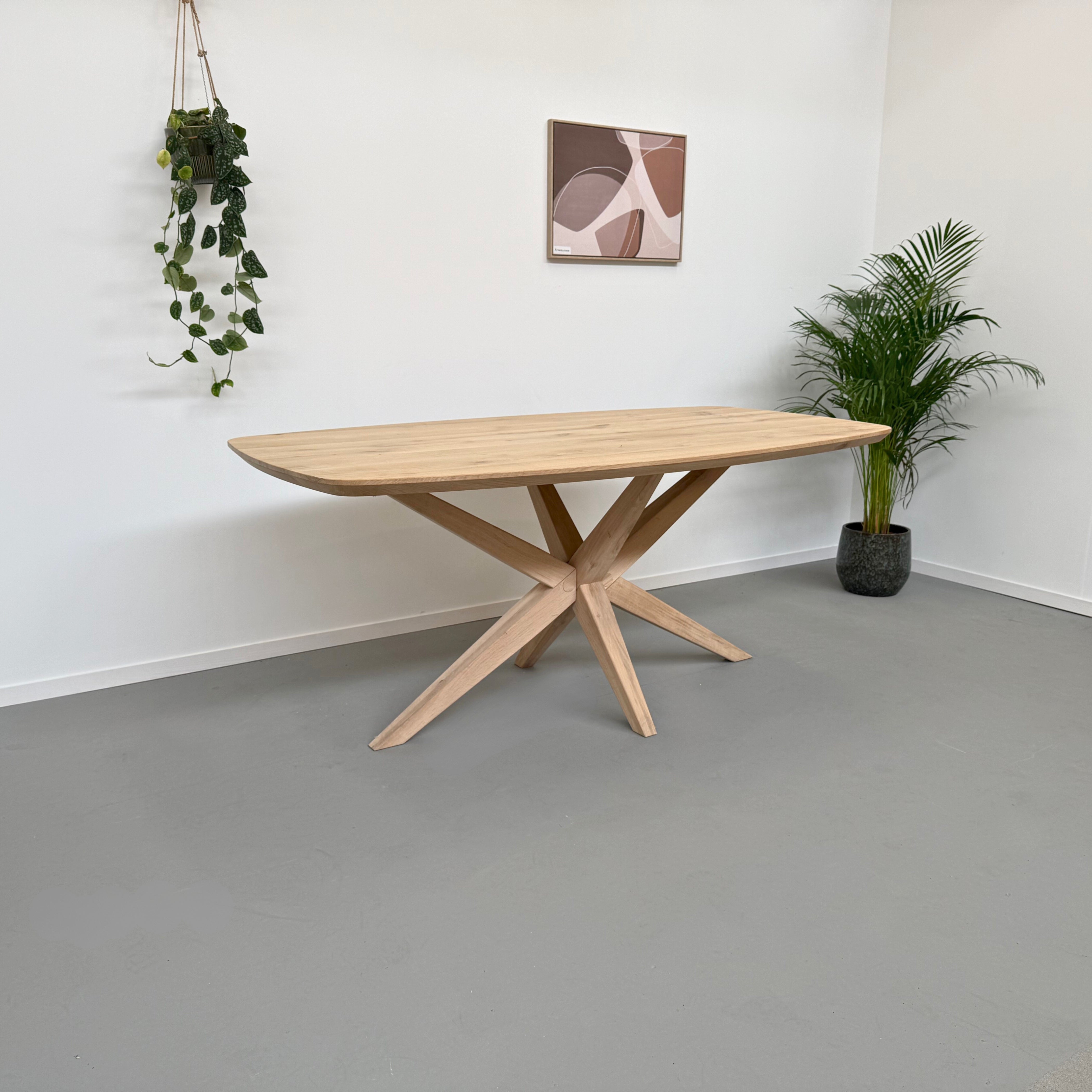 Deens ovale eettafel "Lou" 