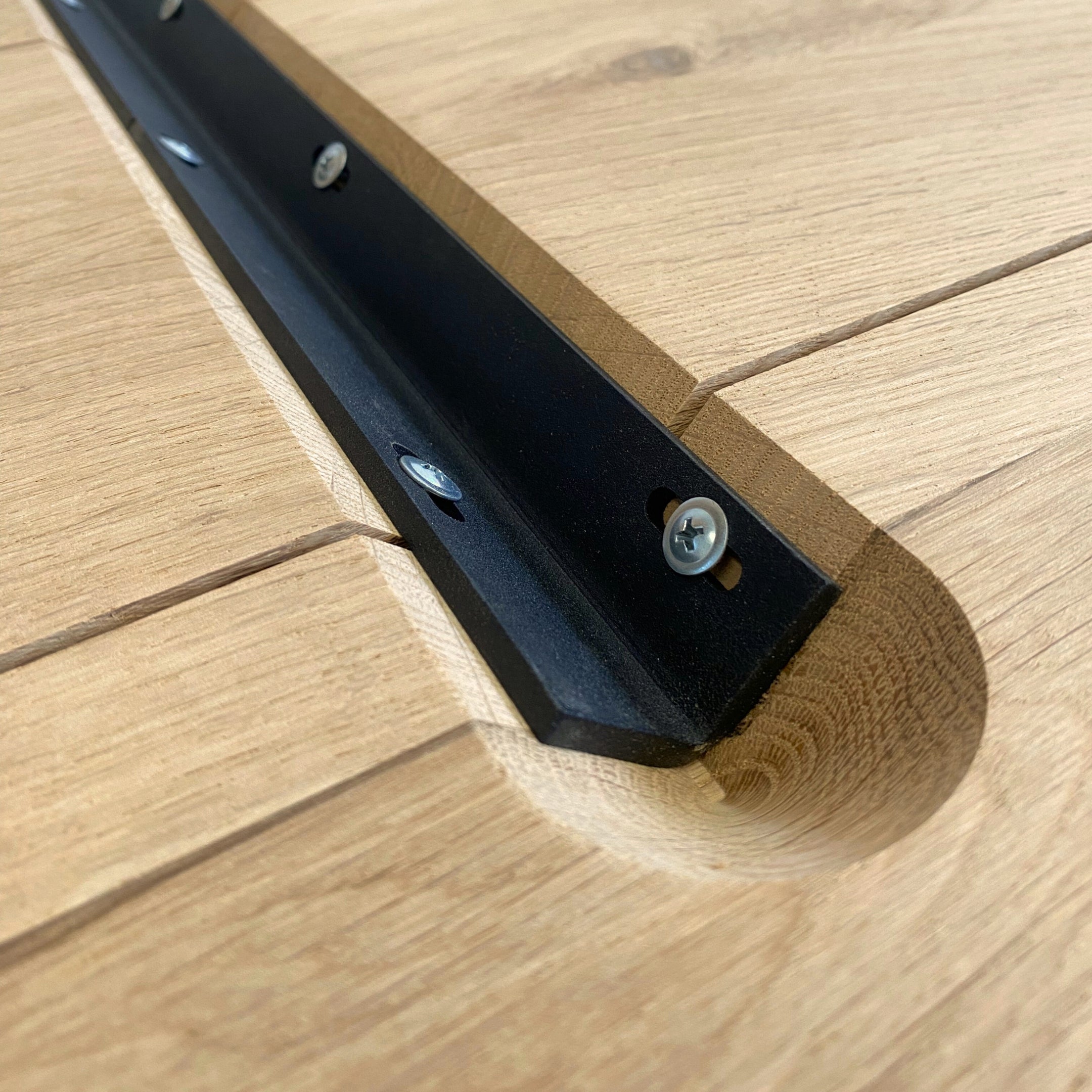 Strip_detail - Rechthoekige eettafel "Gijs" 